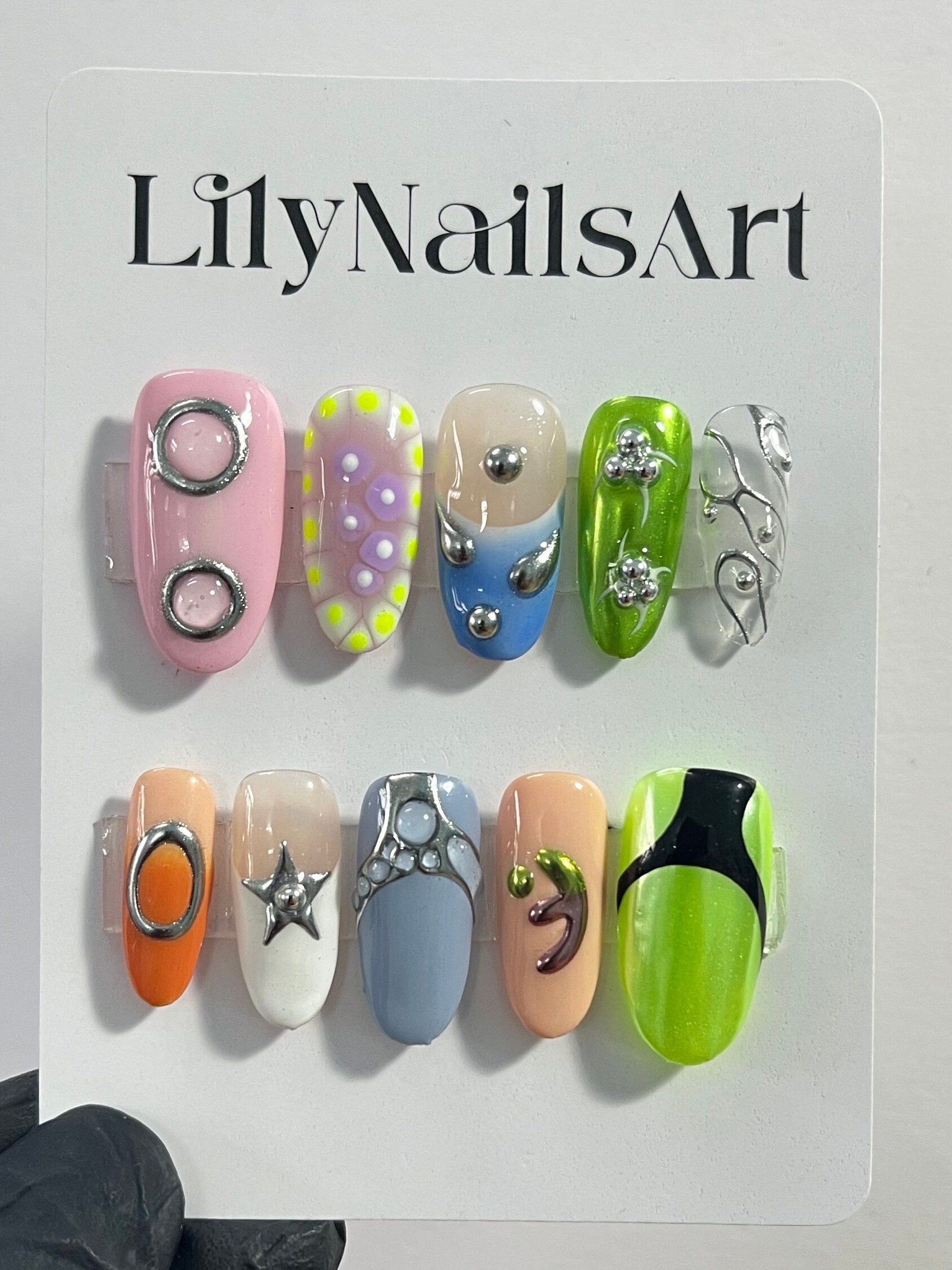 Free Style Autumn Colour Short Almond Press On Nails, Handpainted Fake Nails, Y2K for Birthday Party Holiday Nails