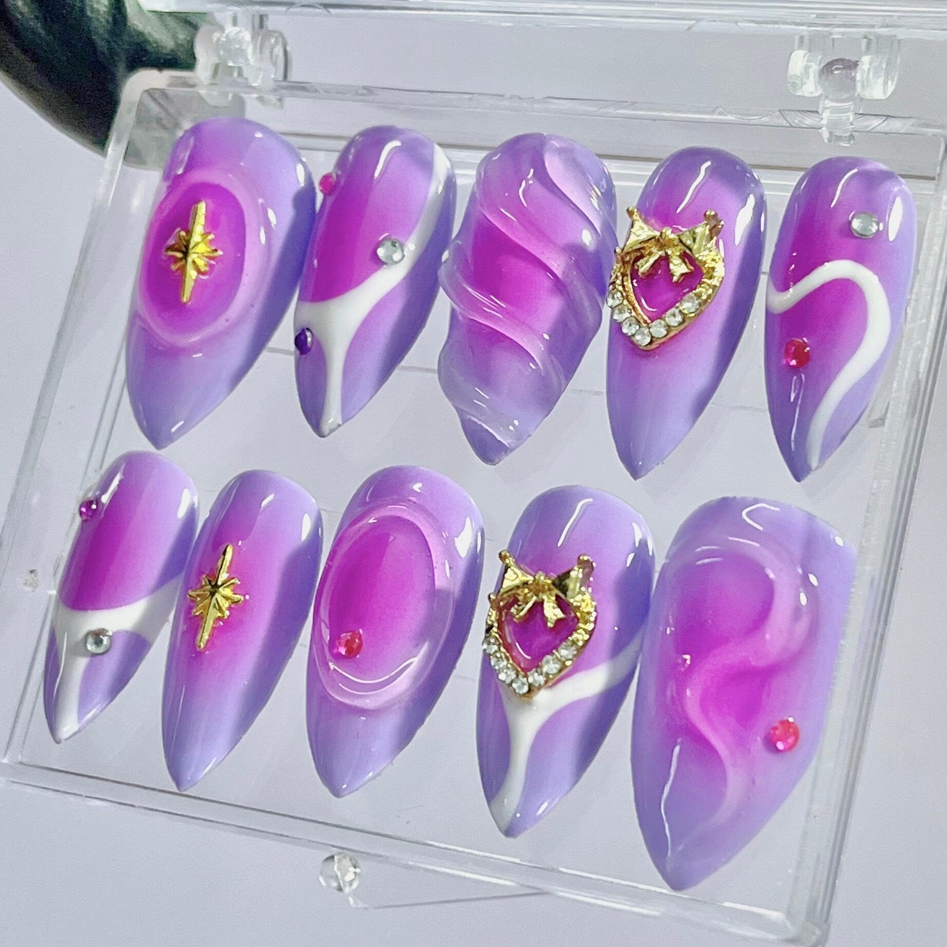 Aura Purple Short Almond Press On Nails, Luxury Gold Heart Diamond Fake Nails, Elegant Birthday Party False Nails