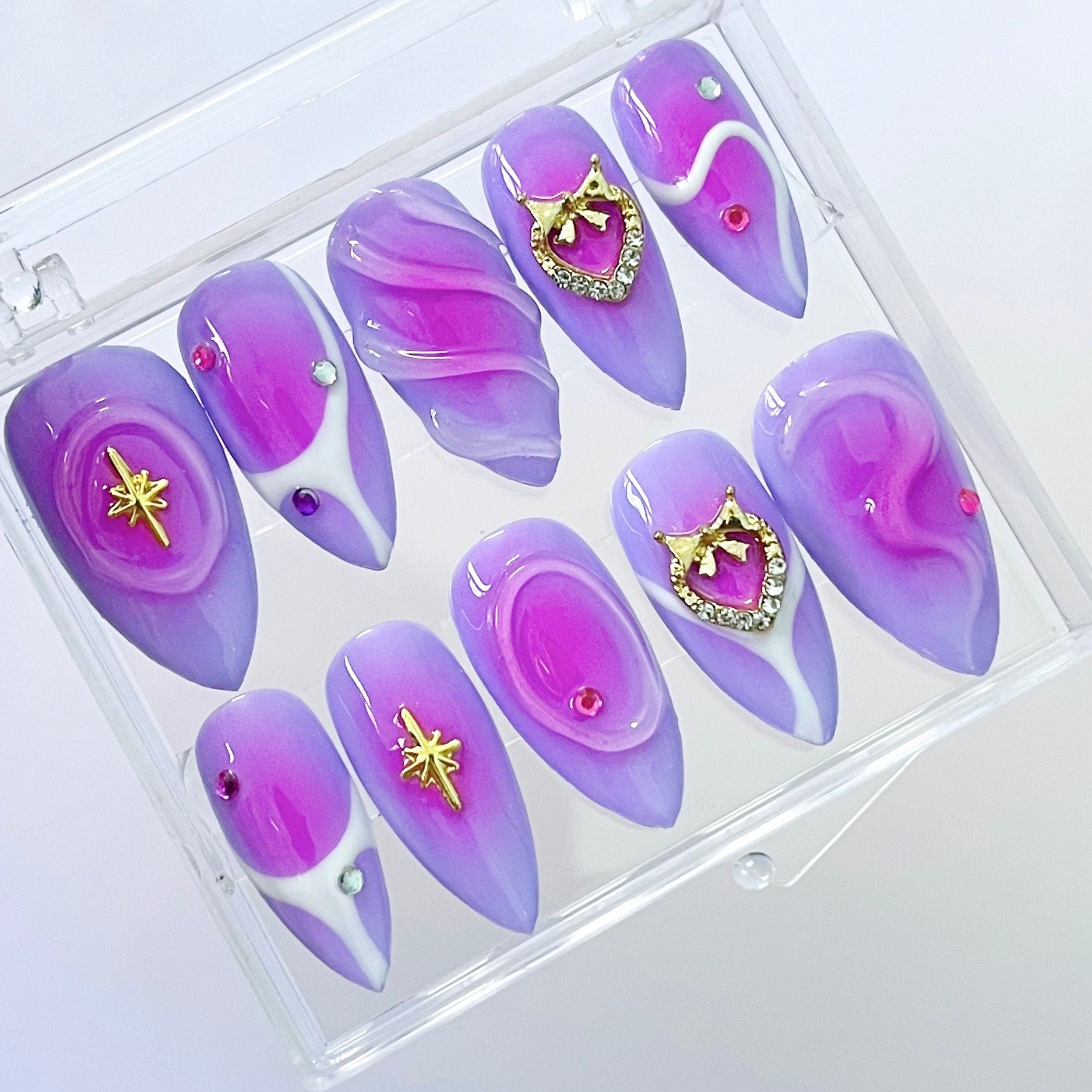 Aura Purple Short Almond Press On Nails, Luxury Gold Heart Diamond Fake Nails, Elegant Birthday Party False Nails