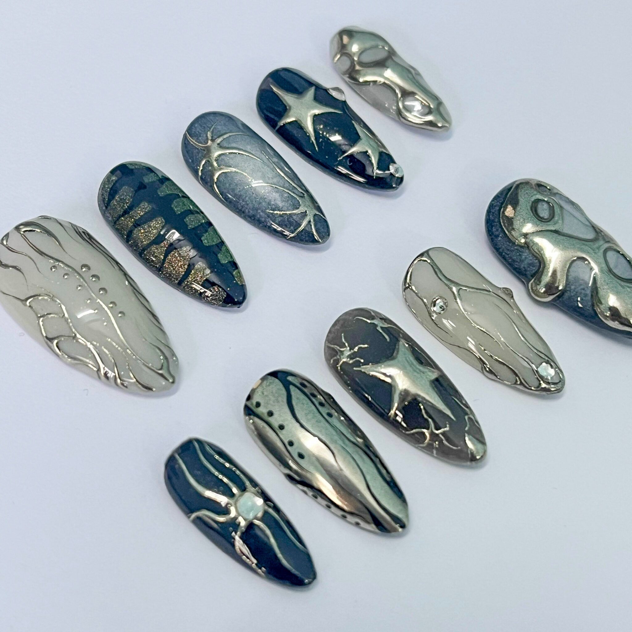 Freestyle 3D Almond Press On Nails, Metallic Chrome Goth Nails Art, Gothic Emo Style Press Ons for Birthday Event Holiday
