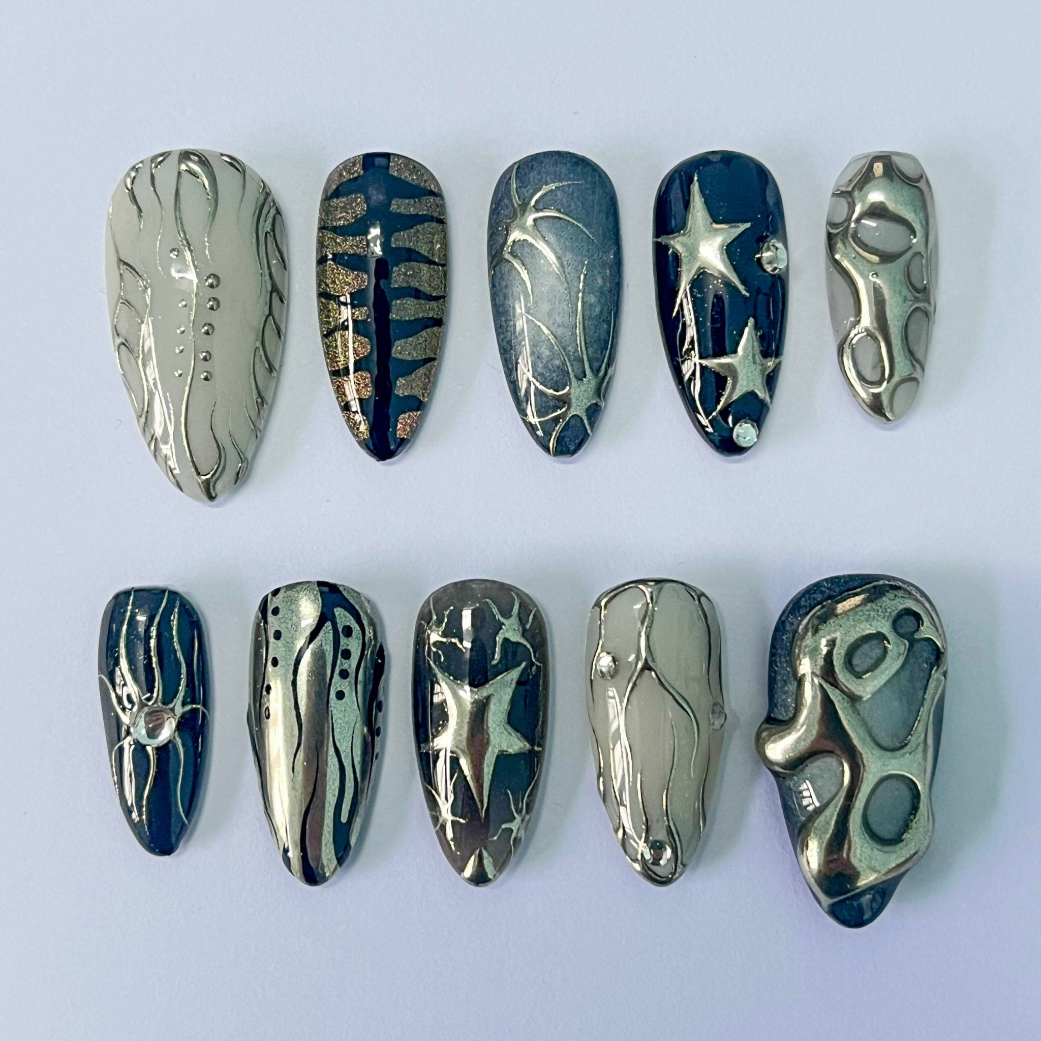 Freestyle 3D Almond Press On Nails, Metallic Chrome Goth Nails Art, Gothic Emo Style Press Ons for Birthday Event Holiday