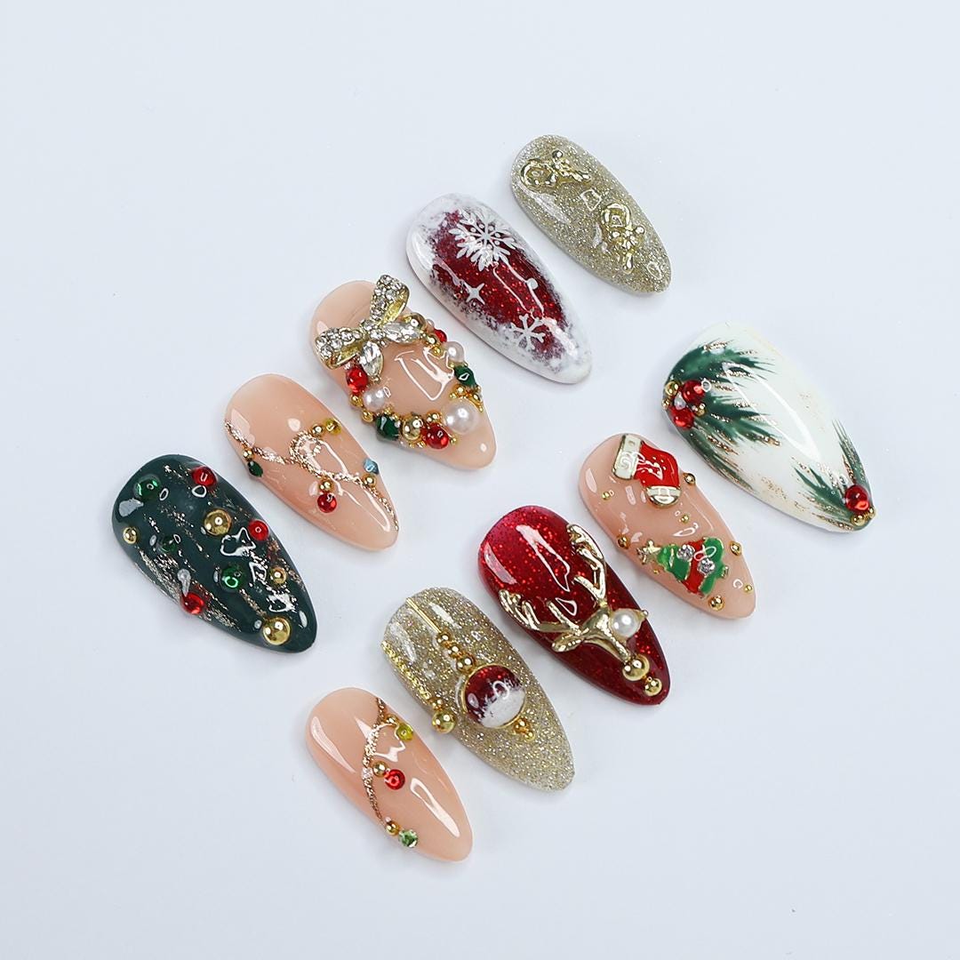 Festive 3D Christmas Tree & Reindeer Press-On Nails: Bright Colors to Celebrate a Cozy Christmas Night in Medium Almond Shape