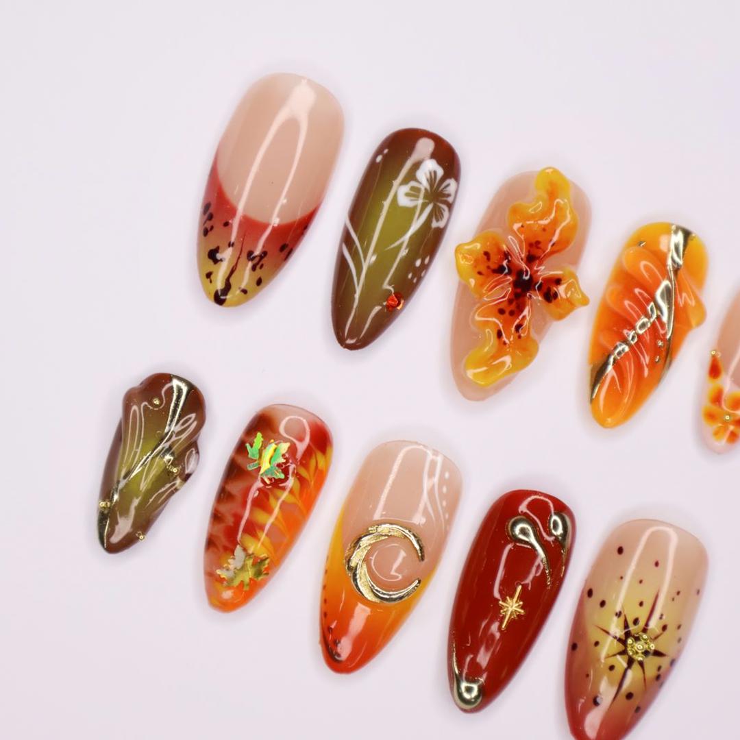 Press On Nail Autumn Floral with Leaf & Gold Accent | 3D Fake Nail in Medium Almond | Handmade Fall Nail Art for Holiday, Vacation, Birthday