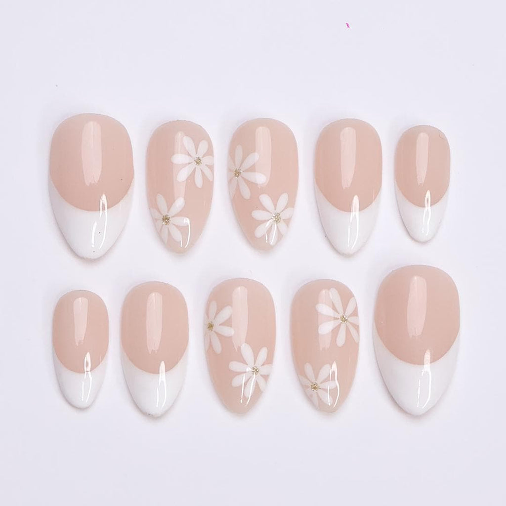 Minimal Press on Nails White Daisy with French Tip | Everyday Fake Nail Arts in Short Almond | Handmade Nail Art for Holiday, Birthday, Trip