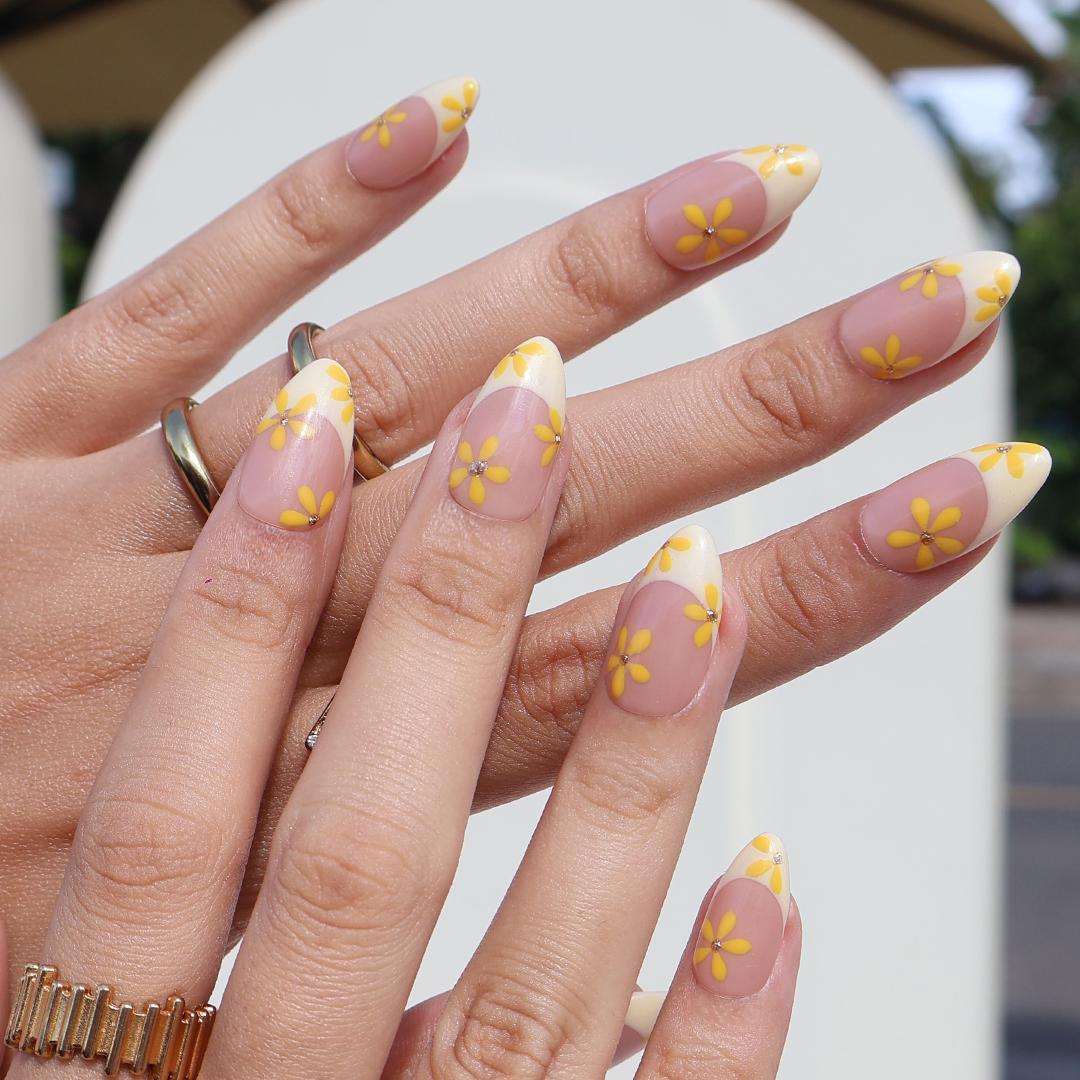 Minimal Press on Nail Yellow Daisy with French Tip | Everyday Fake Nails in Short Almond | Handmade Nail Art for Holiday, Vacation, Birthday